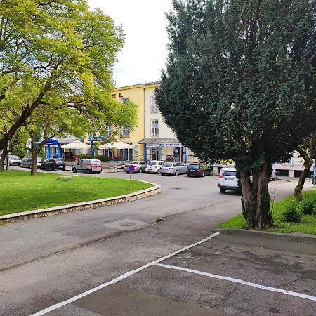 Hotel Beke Sziget Komlo Komló Exterior foto