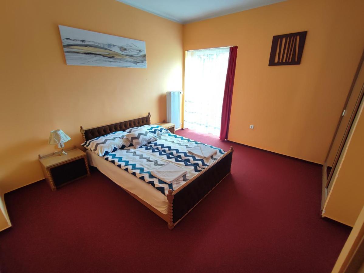 Hotel Beke Sziget Komlo Komló Exterior foto