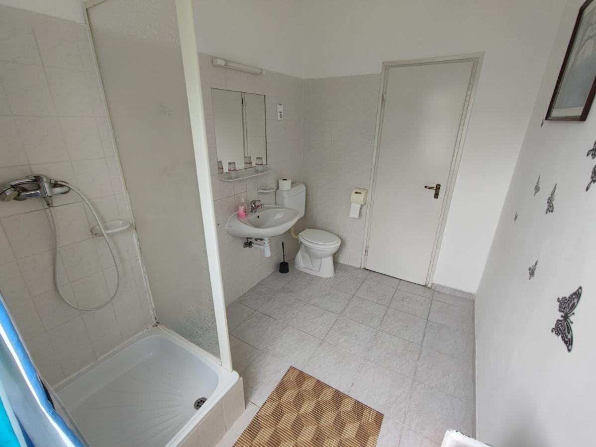 Hotel Beke Sziget Komlo Komló Exterior foto
