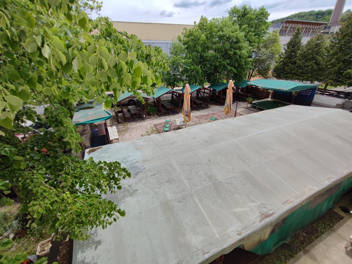 Hotel Beke Sziget Komlo Komló Exterior foto