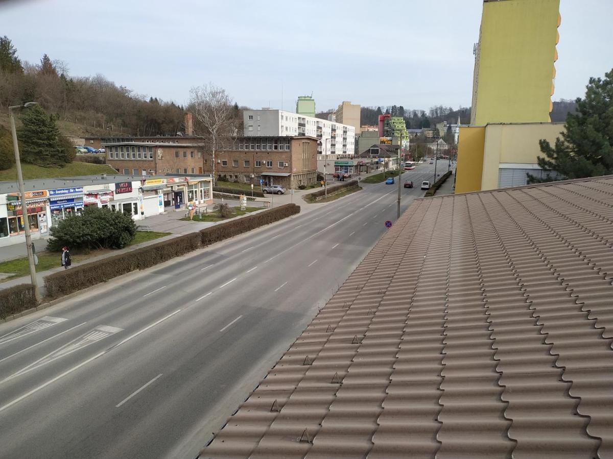 Hotel Beke Sziget Komlo Komló Exterior foto
